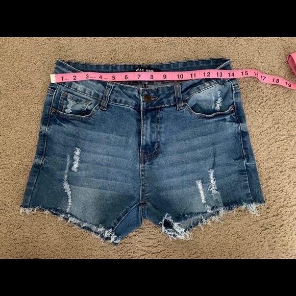 Custom Distressed Mid-rise Shorts - Picture 3 of 6